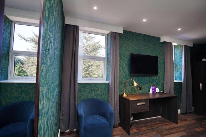 Room 155 of 180
