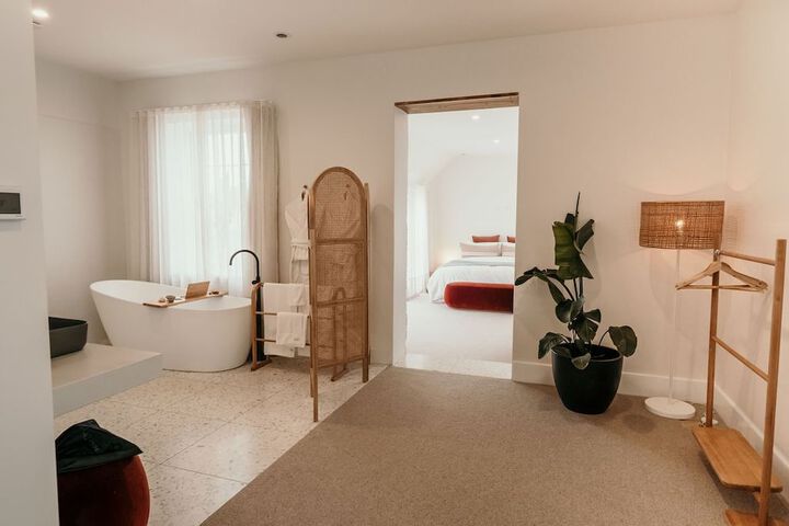Room 18 of 46