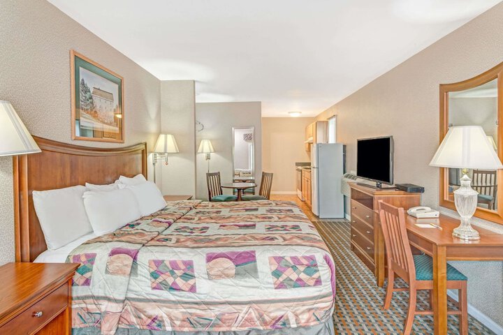 Double Accessible King Size Bed (1 of 5)