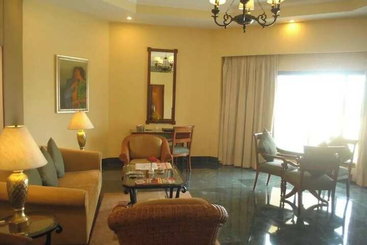 Room 20 of 35