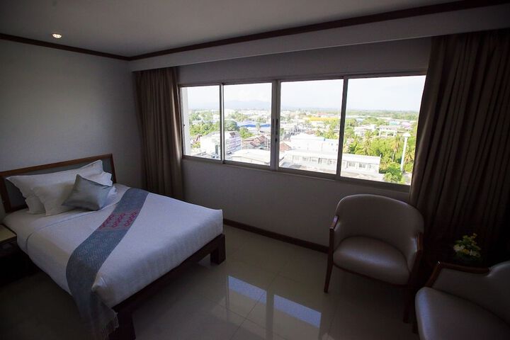 Room 48 of 143
