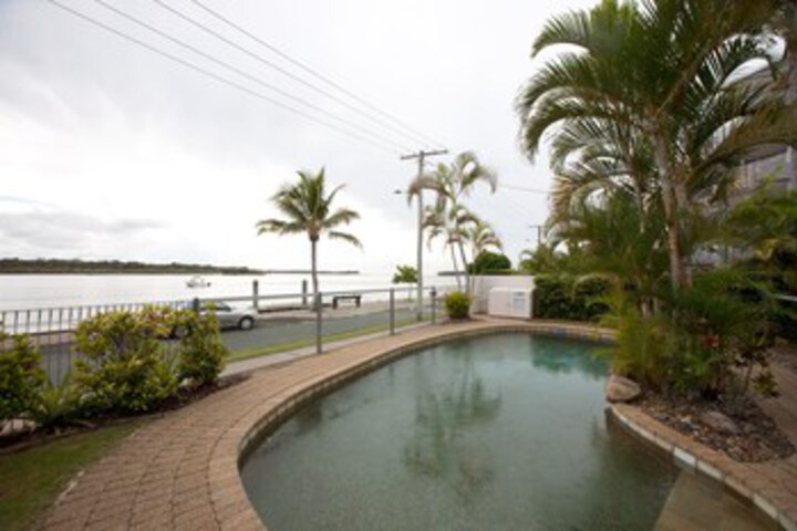 Pool 16 of 24