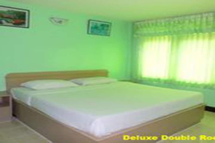 Room 27 of 82
