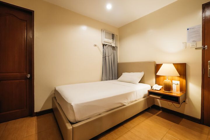 Room 10 of 51