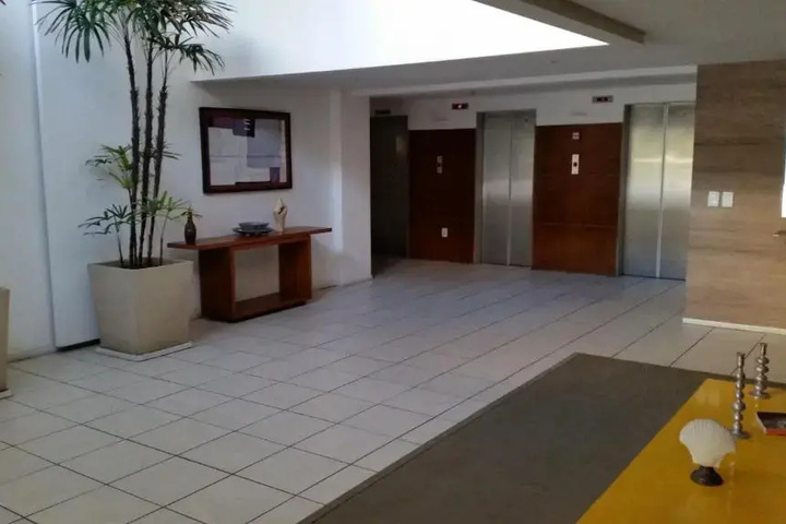 Room 8 of 17