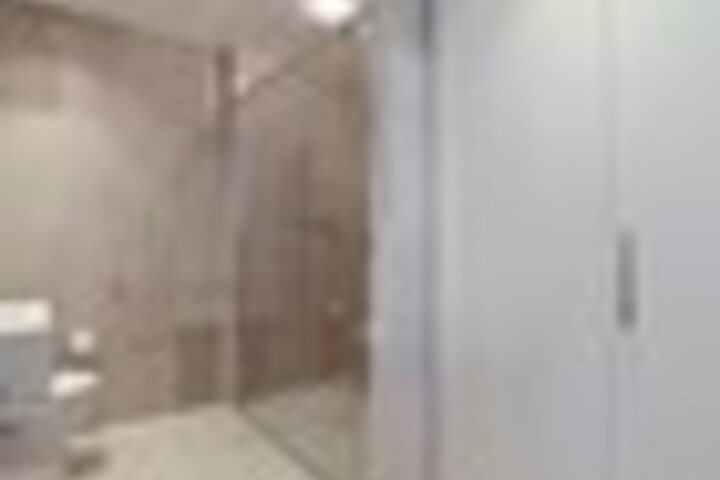 Room 221 of 255