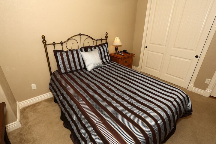 Room 5 of 44