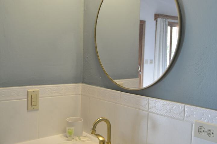Room 3 of 21