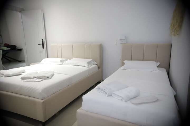 Room 35 of 68