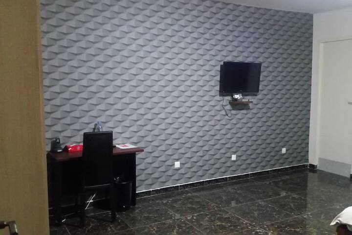 Room 4 of 16