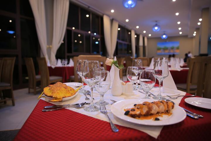 Dining 91 of 120