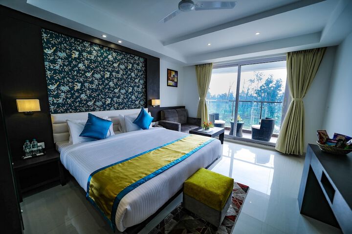 Room 10 of 25