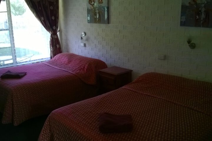 Room 13 of 33