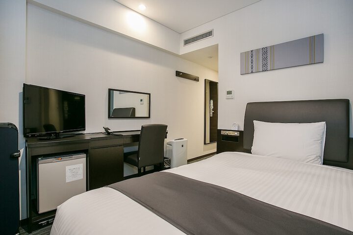 Room 20 of 64