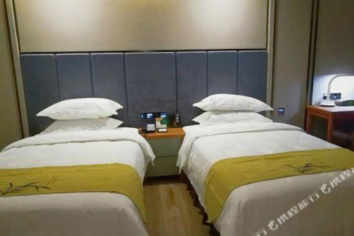 Junlan Hotel (Guangyuan Wanda Plaza)