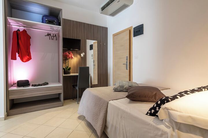Room 64 of 131