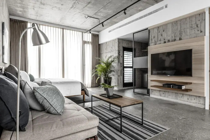 Room 3 of 16