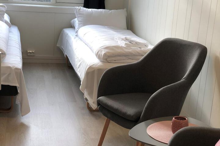 Room 27 of 63