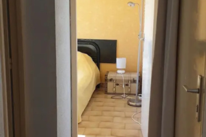 Room 5 of 15