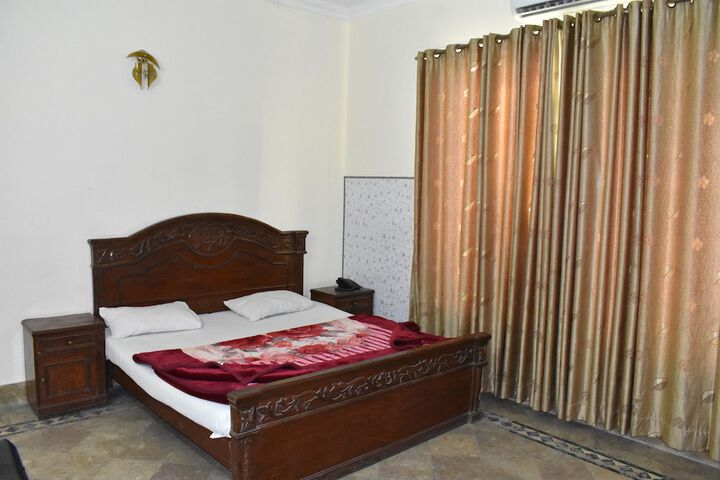 Room 8 of 30