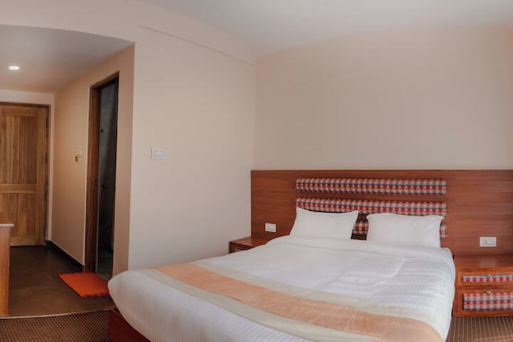 Room 32 of 48
