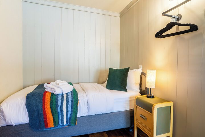 Room 28 of 189