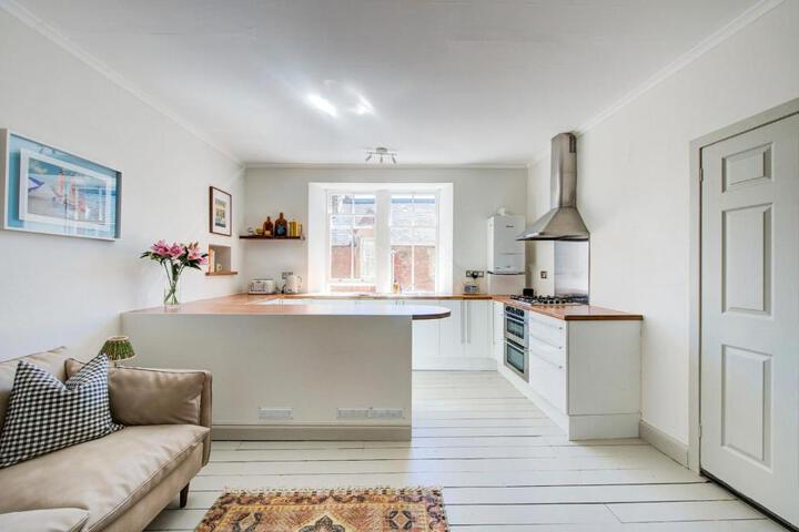 Stylish 1BD Seaside Flat North Berwick