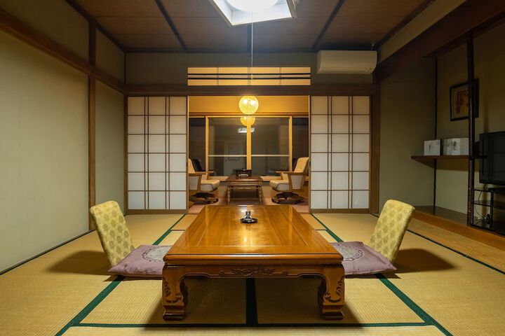 Room 13 of 73