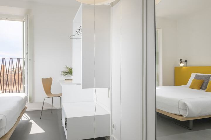 Room 18 of 33