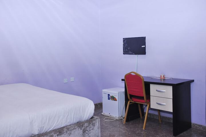 Room 4 of 14
