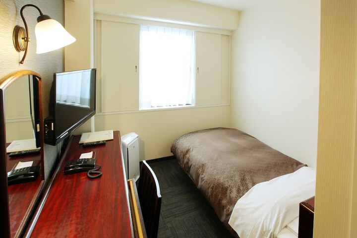 Room 18 of 122