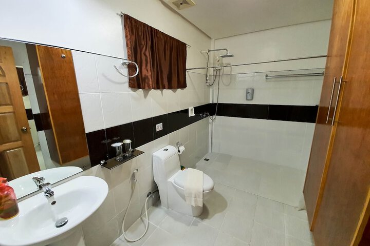 Room 93 of 165