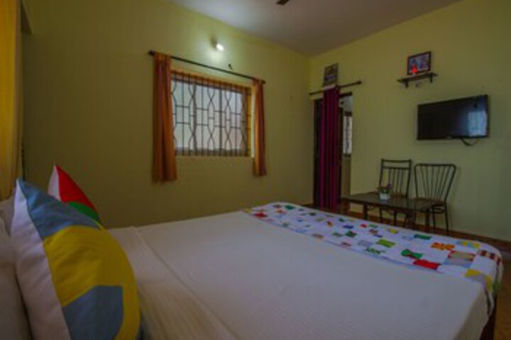 Room 8 of 18