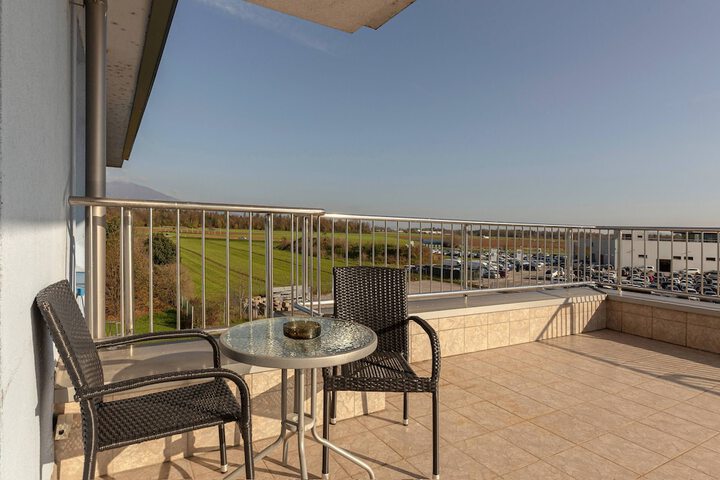 Terrace/Patio 152 of 155
