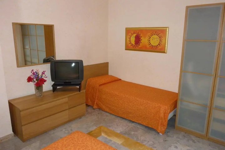 Room 3 of 11