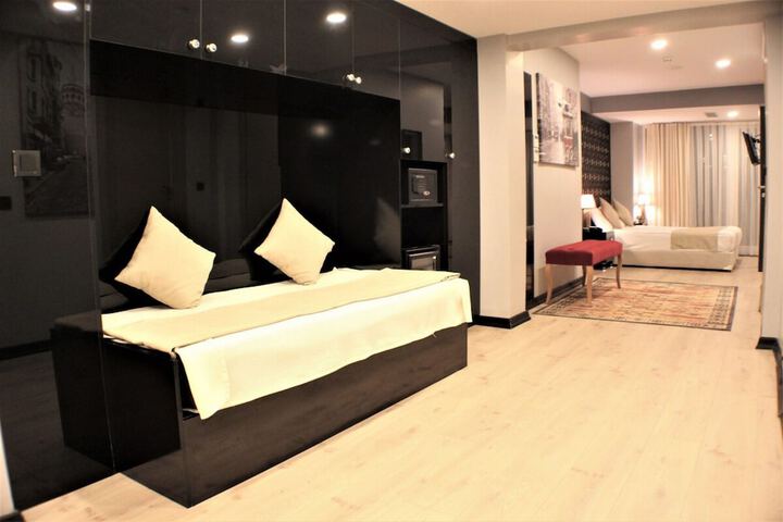 Room 14 of 34