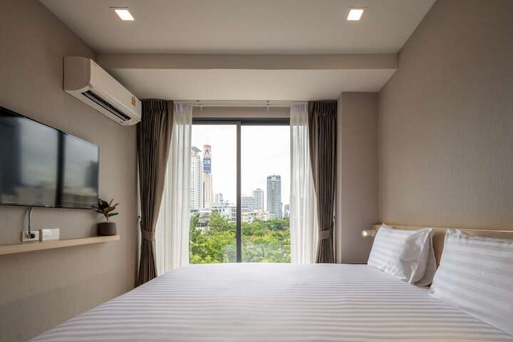Room 25 of 40