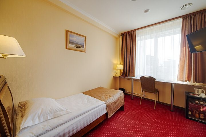Room 6 of 72