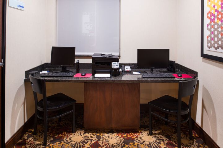 Business Center 75 of 89