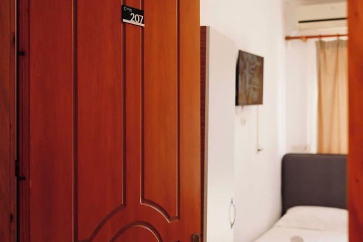 Room 3 of 58
