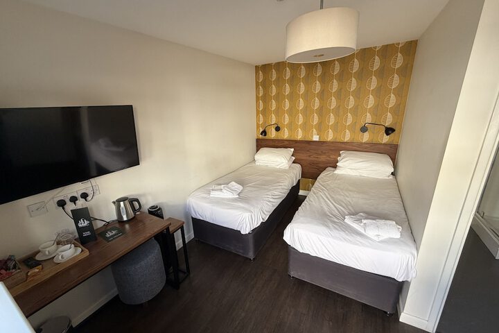 Room 2 of 19