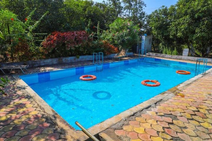 Pool 6 of 12
