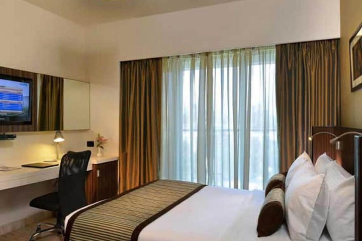 Room 10 of 40