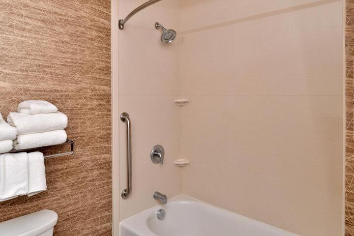 Double Accessible (2 of 4)