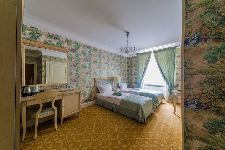 Room 15 of 66