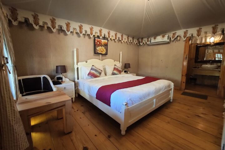 Room 8 of 37