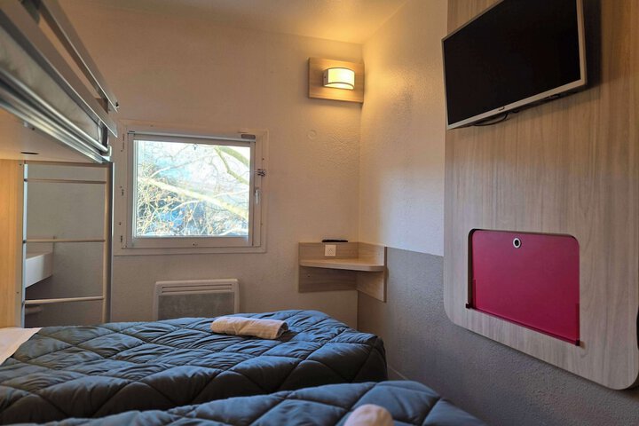 Room 10 of 51