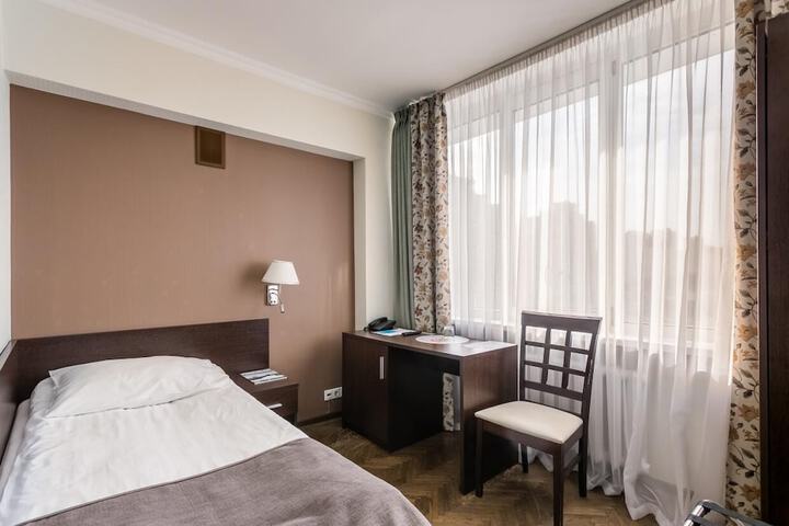 Room 30 of 95