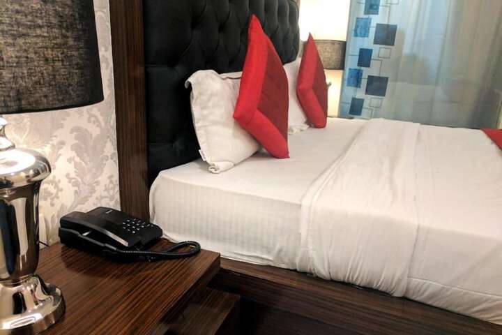 Room 8 of 52