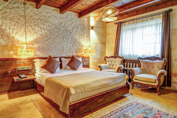 Room 37 of 100